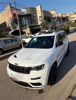 جیپ گراند شیرۆکی